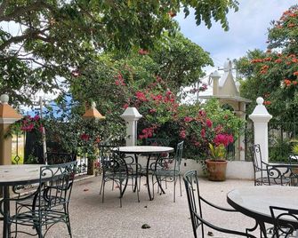 Perla Maya Hotel - Panajachel - Patio