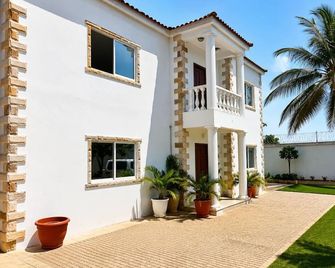 Casa Branca - Casa Missionária - Luanda