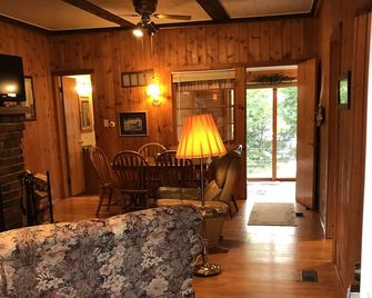 Fence Lake Retreat w/ dock - Lac du Flambeau - Living room