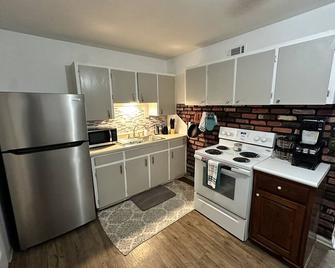 Yellow House with the Red Door - 5 minute drive to Catoosa Hardrock Casino! - Tulsa