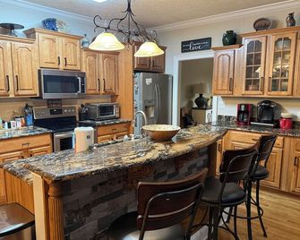 Opelika/Auburn Big, Beautiful House On Pond, 1/5 Mile From Golf Course - Opelika - Kuchyň