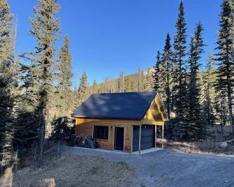 Rocky Mountain Cottage - Nordegg - Building