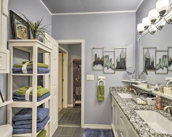 Bearadise Bungalow about 2 Mi to Magnolia Market! - Waco