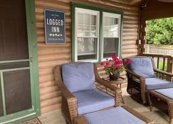 Welcome To Logged Inn - Desirable Bonnet Shores Get Away - Narragansett - Patio