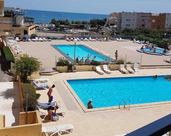 Duplex facing the sea, 100m from the beach, 2 swimming pools, paddling pool - Agde - Pool