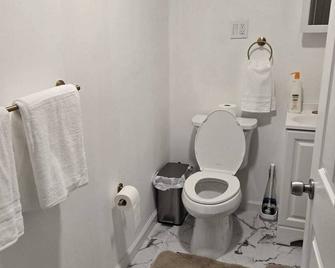 Private Family Friendly 1 Bedroom Apt with Kitchen, WiFi & Laundry in Plainfield - Plainfield