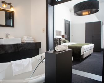 B in Antwerp - Amberes