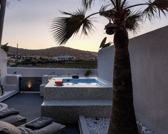Aja Retreat Luxury Suites - Kamari