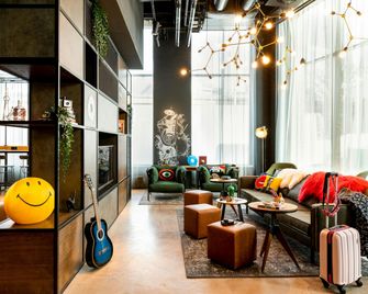 Moxy Glasgow Sec - Glasgow - Lobby