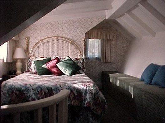 Carmel Green Lantern Inn Ab 226 Pensionen In Carmel By The Sea Kayak