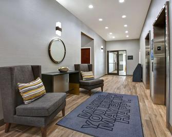 Hampton Inn & Suites Dallas-desoto - DeSoto - Lobby