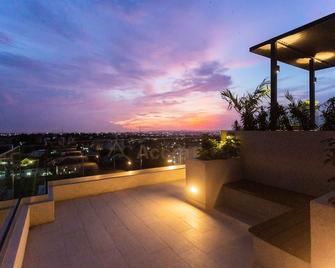 Accra Luxury Apartments @ The Lennox - Accra - Balcon