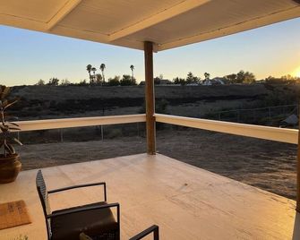 Rejuvenation Cottage - Wine Country Tranquility - Temecula - Balcony