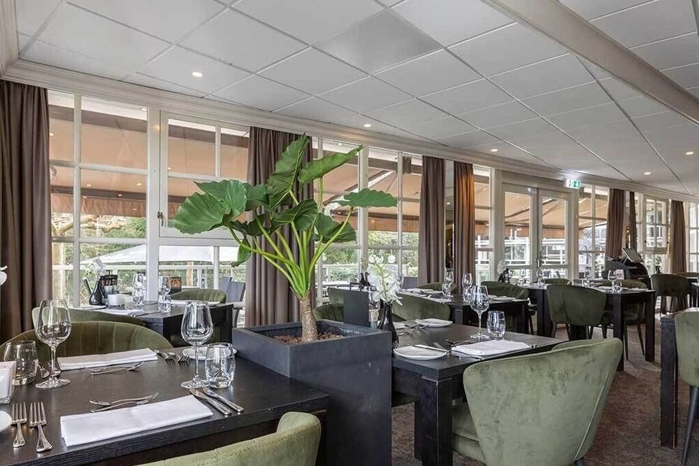 Peaceful Escape with Garden Views, Pool Onsite | Near North Holland Dune Reserv - Schoorl - Restaurant