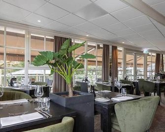 Peaceful Escape with Garden Views, Pool Onsite | Near North Holland Dune Reserv - Schoorl - Restaurante