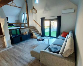 Holiday Home In Koksijde Near Ster Der Zee Beach - Koksijde - Wohnzimmer