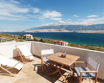 1 Bedroom Amazing Apartment In Pag - Pag - Balcone