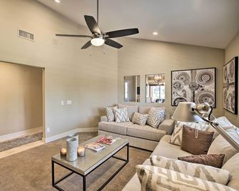 Luxury Remodeled Palm Desert Resort Cond - Palm Desert - Stue