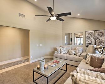 Luxury Remodeled Palm Desert Resort Cond - פאלם דזרט - סלון