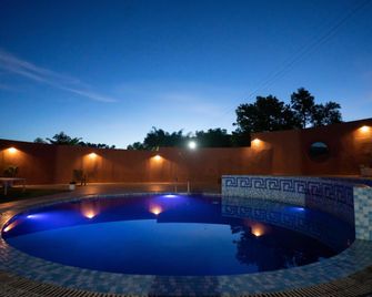 Sunshine Farms And Resort - Shillong - Piscina