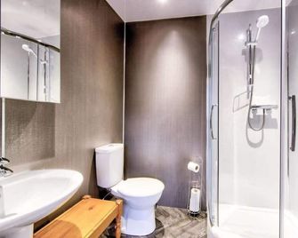 The Castle Hotel - Berwick-Upon-Tweed - Bathroom
