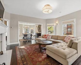 Historic Edgewater Home Steps to the Beach - Chicago