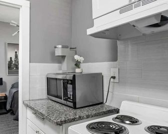 Stylish New Castle Escape with Garage and by Parks-Family Friendly - New Castle
