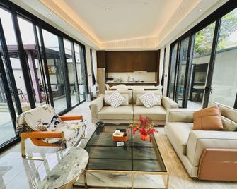Fengzan Service Homestay (Shenzhou Peninsula Resort Branch 21) - Wanning - Bedroom