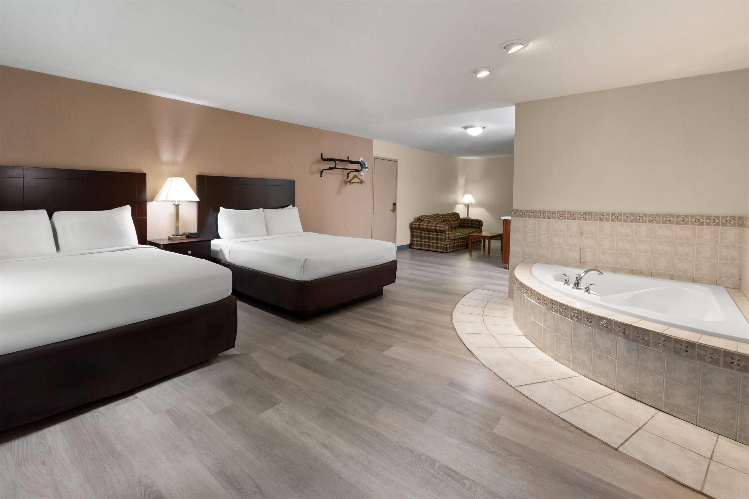 Baymont by Wyndham Iron Mountain - Iron Mountain - Habitación