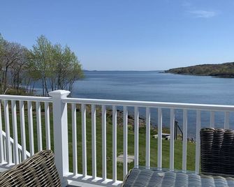 Luxury Oceanfront Home Overlooking Rockland Harbor and Lighthouse - Owls Head - Balcony