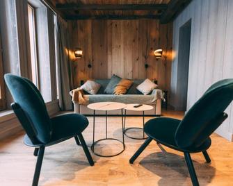 Hotel Mont-Blanc Val D'isere - Val-d'Isere - Living room