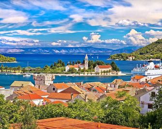 1901 أون سي - فيس