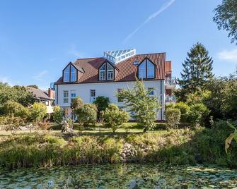 Haus am Teich Wohnung 13 - Boltenhagen - Gebäude