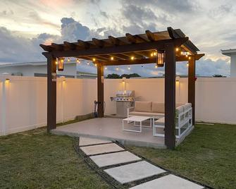 2-bedroom family-friendly house in Las Lajas-Chame with backyard and small pool. - Las Lajas (Panamá) - Patio