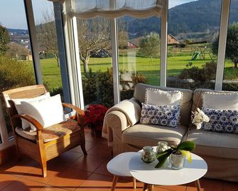 Detached house of 2 - 4 people. (Cuncheiro Houses) - Cabana - Living room