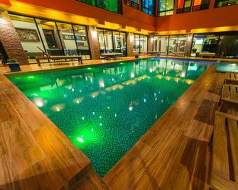 Thongtara House Boutique Residence - Mueang Samut Prakan - Pool