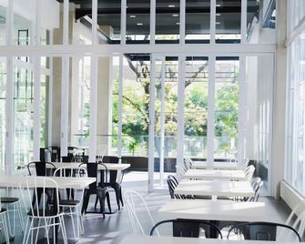 Kampioen Bed & Breakfast - Bandung - Restaurant