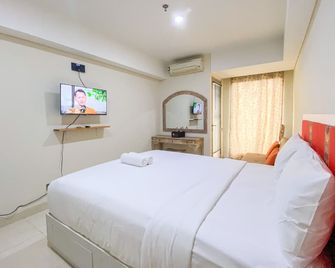 Good Deal Studio Apartment at Warhol (W/R) Residences By Travelio - Semarang - Bedroom