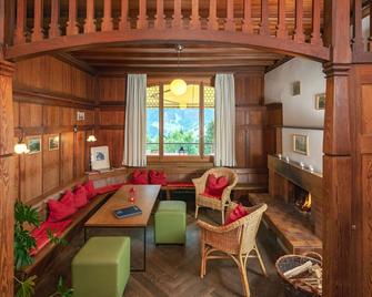 Grindelwald Youth Hostel - Grindelwald - Living room