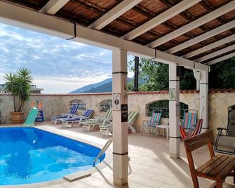 Mila & Aleksandr Apartments - Bečići - Pool