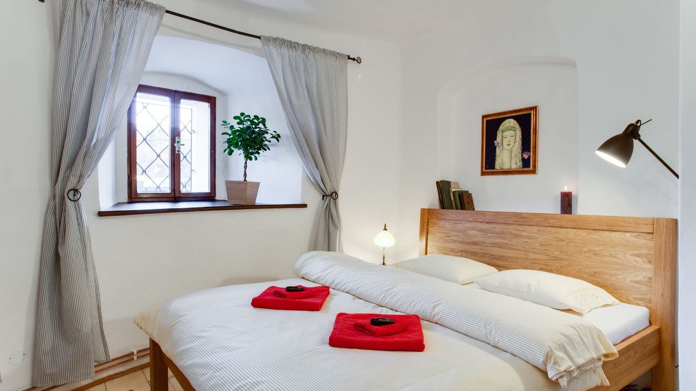 كروملوف تاور