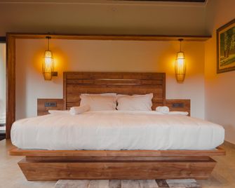 The Wild Rest Nature Resort - Chikamagalur - Bedroom