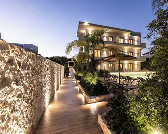 Sun City Luxury Apartments - Asgourou