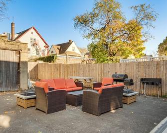 Jersey City Apartment with Game Room 7 Mi to NYC! - Jersey City - Patio