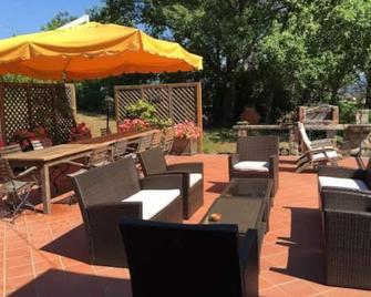luxury villa in centre of tuscany - Borgo alla Collina - Patio