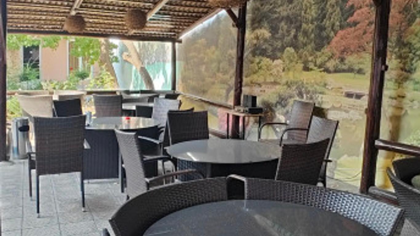 Areg Hotel