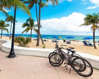 أوشن بيتش بالاس هوتل آند سويتس - فورت لاودردال - شاطئ