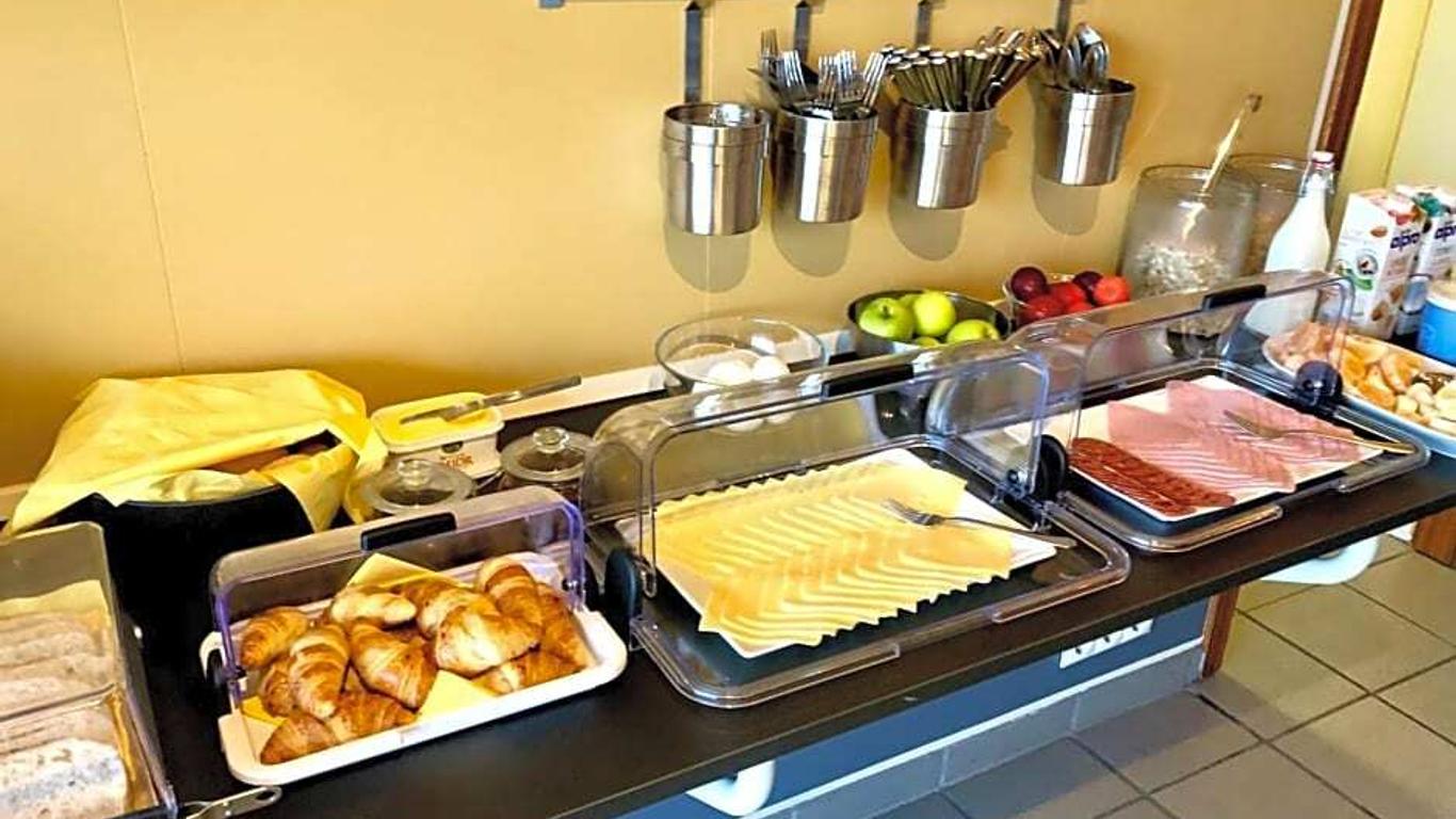 Paradise Cave Hostel & Guesthouse