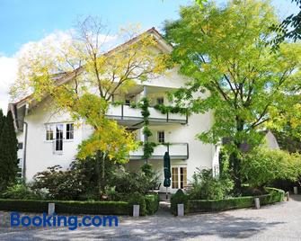 Hotel Krone Überlingen am Ried - Singen - Building