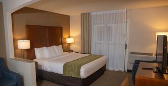 Comfort Inn & Suites - Erie - Yatak Odası